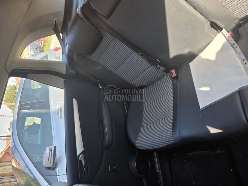 Mercedes Benz B 200 