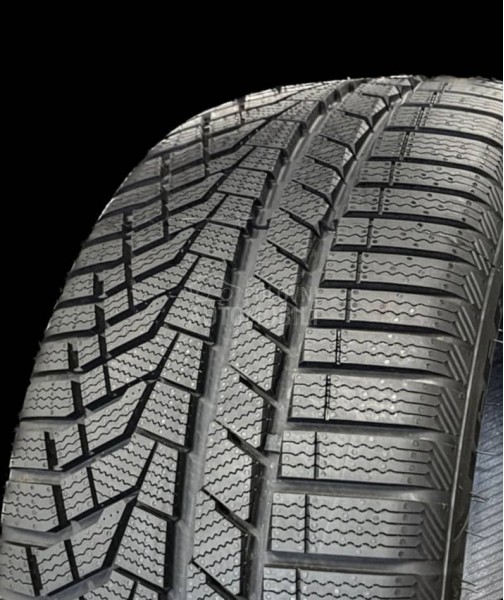 Sailun 225/50 R18 Zimska