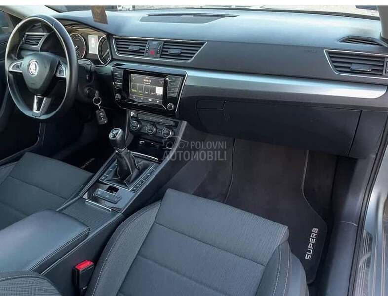 Škoda Superb 2.0 TDI/ LED/ NAV