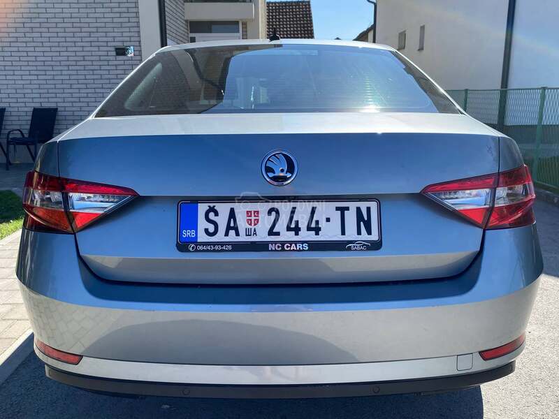 Škoda Superb 2.0 TDI/ LED/ NAV