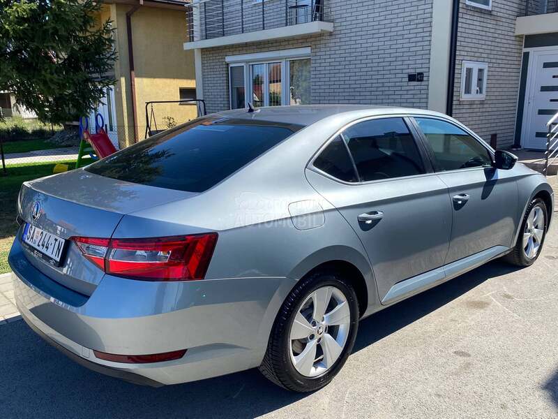 Škoda Superb 2.0 TDI/ LED/ NAV