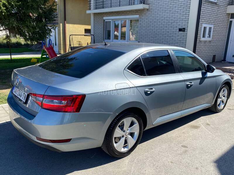 Škoda Superb 2.0 TDI/ LED/ NAV