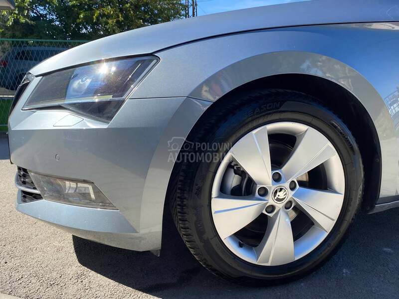 Škoda Superb 2.0 TDI/ LED/ NAV