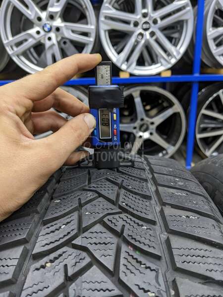 Dunlop 215/55 R16 Zimska