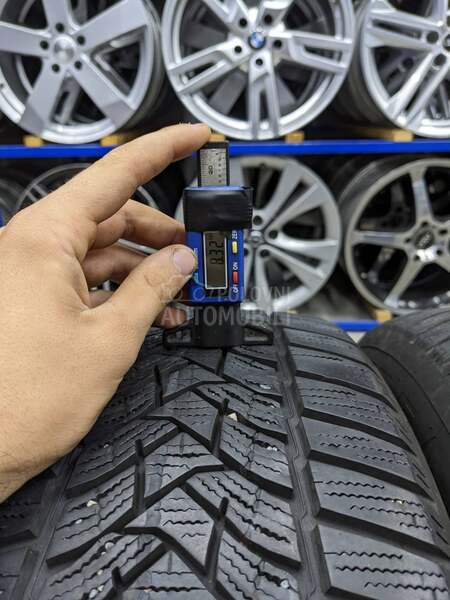 Dunlop 215/55 R16 Zimska