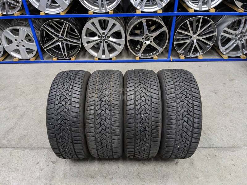Dunlop 215/55 R16 Zimska