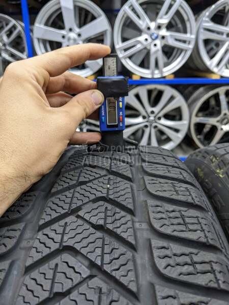 Pirelli 215/55 R18 Zimska