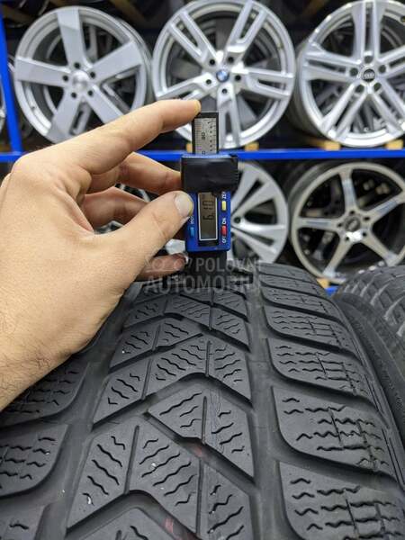 Pirelli 215/55 R18 Zimska
