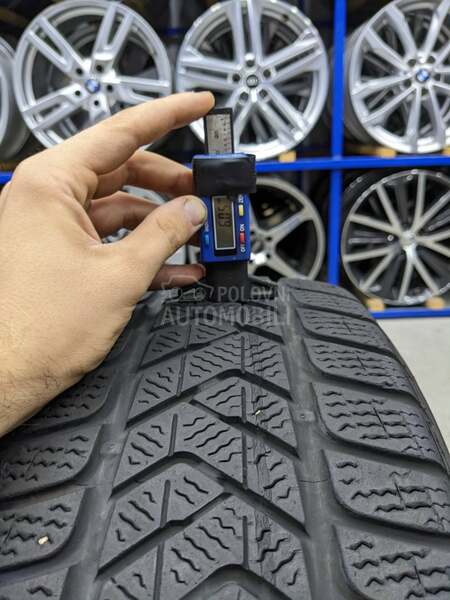 Pirelli 215/55 R18 Zimska