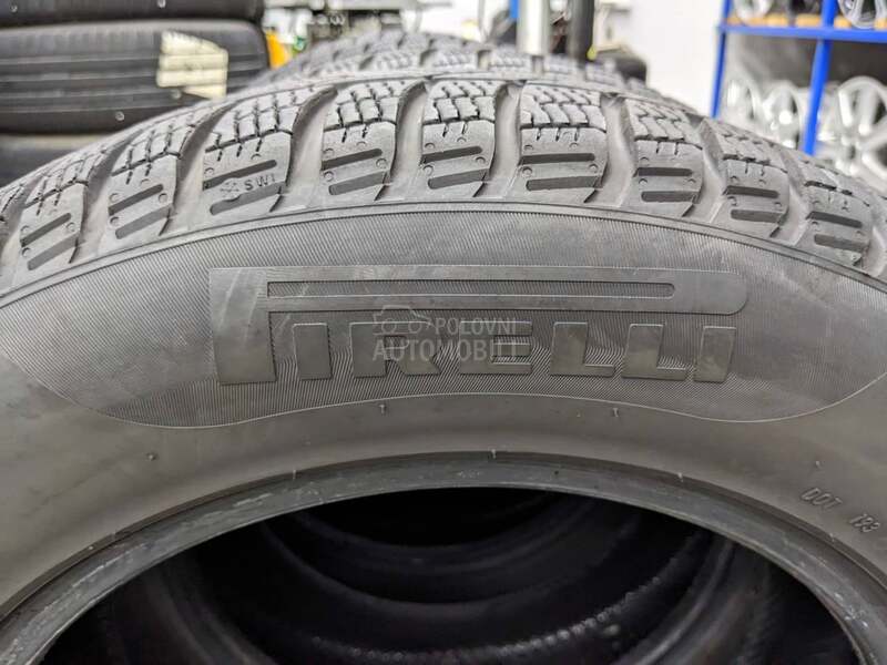 Pirelli 215/60 R16 Zimska