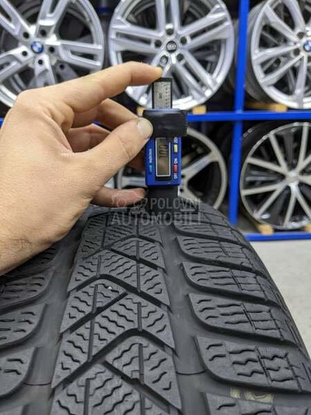 Pirelli 215/60 R16 Zimska