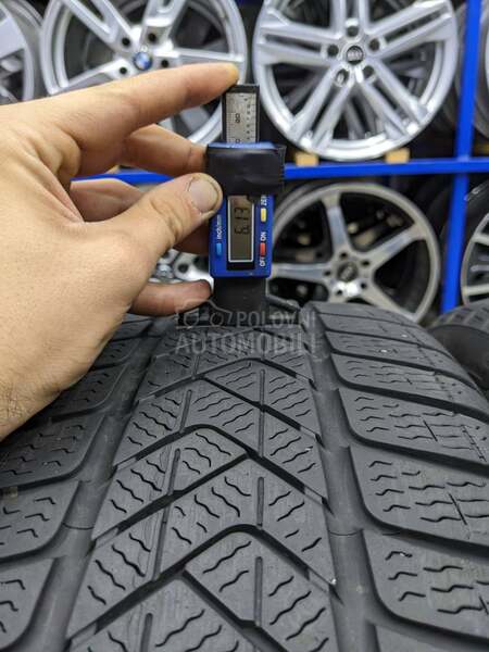 Pirelli 235/45 R18 Zimska