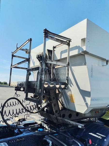 Schmitz Hardox 33 m3 vise komada