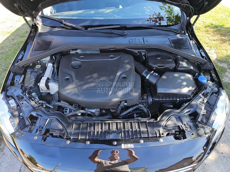 Volvo V60 2.0 D4 S W I S S