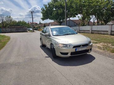 Mitsubishi Lancer 1.5 INVITE