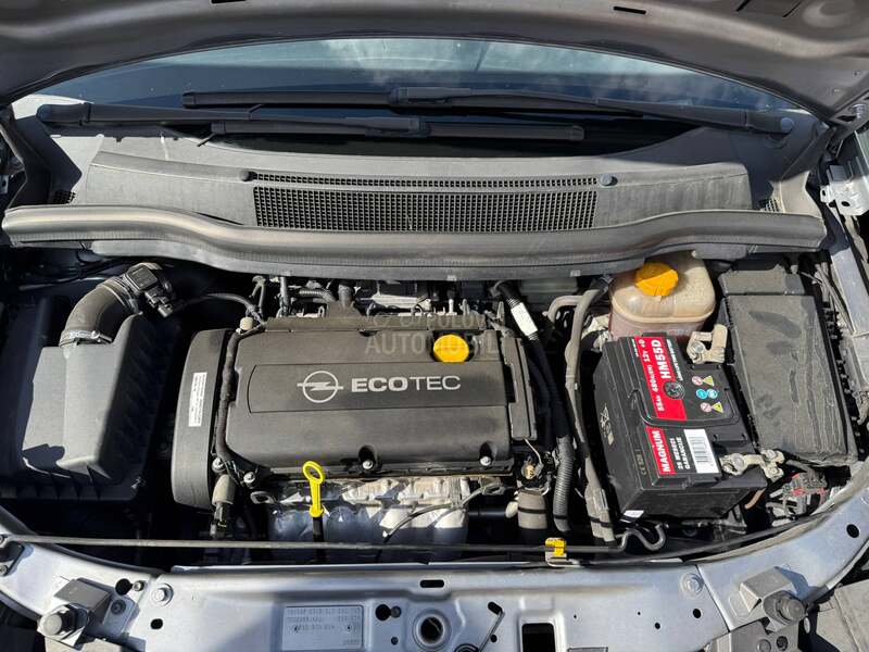 Opel Zafira 1,8b.enz/cosmo/7sed.