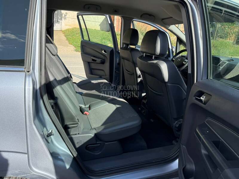 Opel Zafira 1,8b.enz/cosmo/7sed.