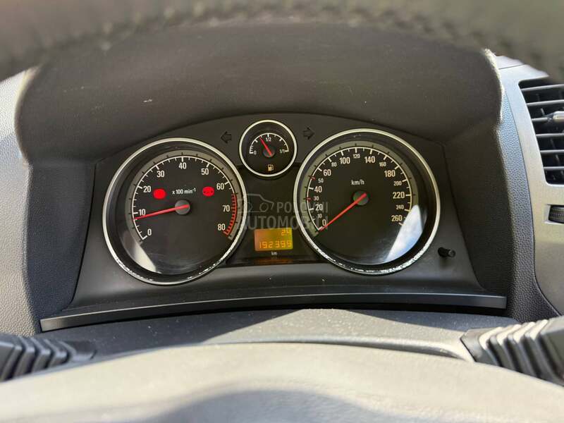 Opel Zafira 1,8b.enz/cosmo/7sed.