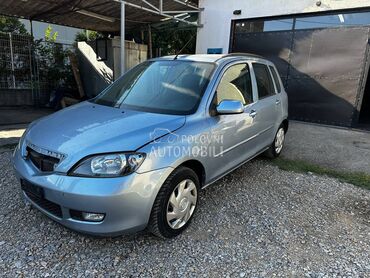 Mazda 2 Delovi 2005. god. -  kompletan auto u delovima