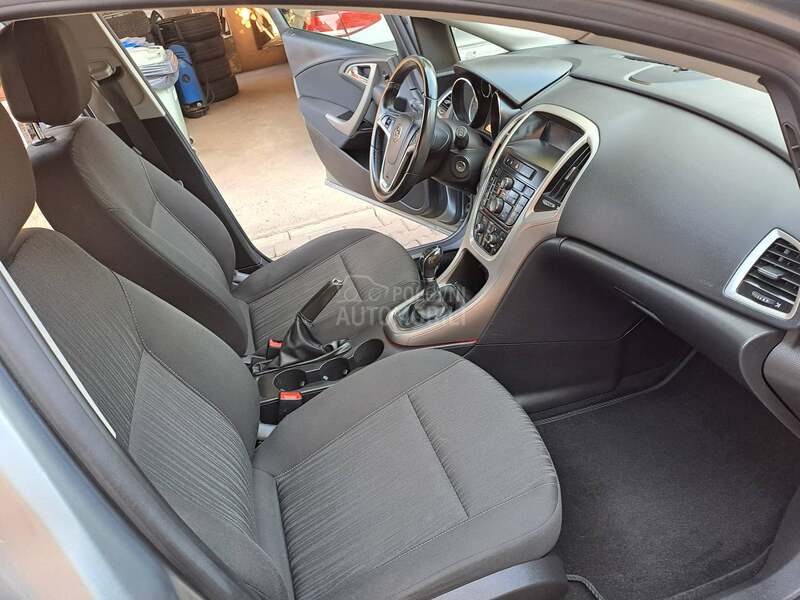 Opel Astra J 1.6 16v