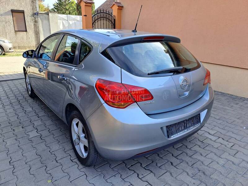 Opel Astra J 1.6 16v
