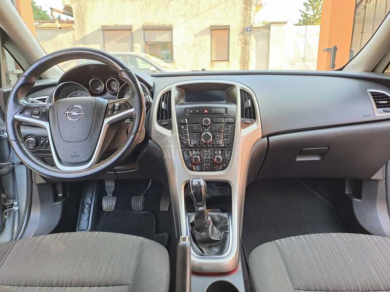 Opel Astra J 1.6 16v