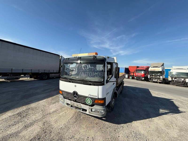 Mercedes Benz 818