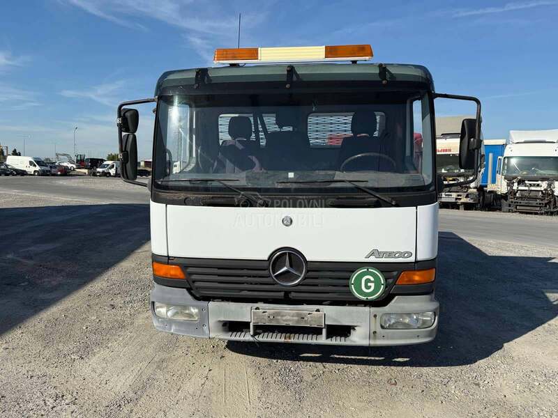 Mercedes Benz 818