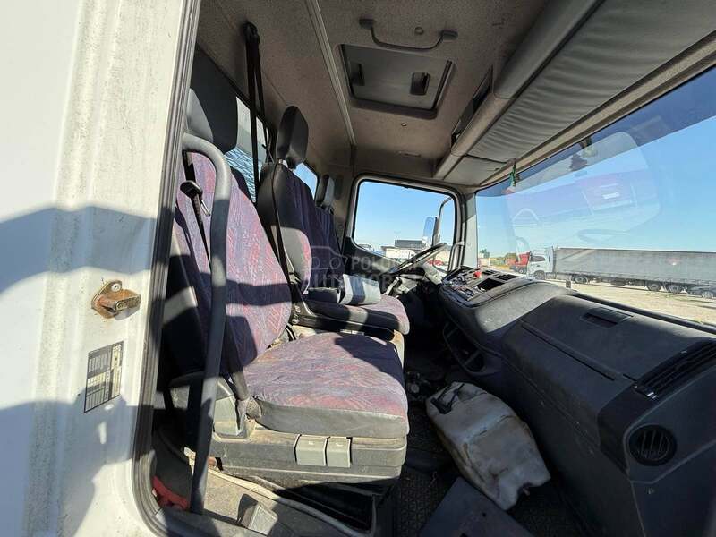 Mercedes Benz 818