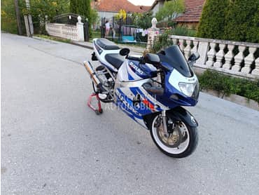 Suzuki GSXR 750