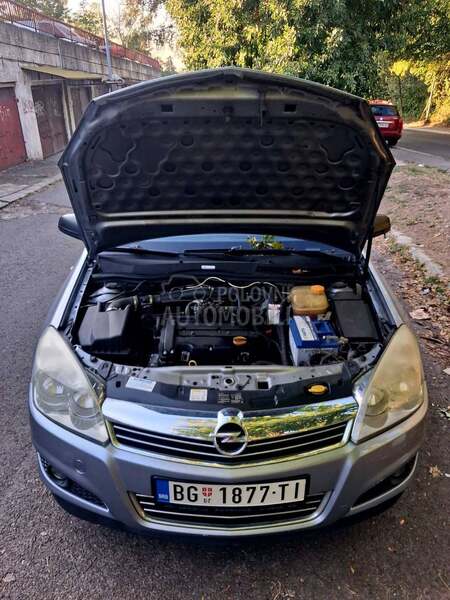 Opel Astra H 