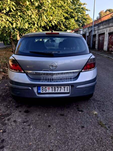 Opel Astra H 