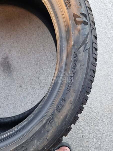 Bridgestone 205/50 R17 Zimska