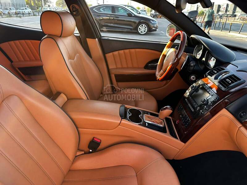 Maserati Quattroporte 