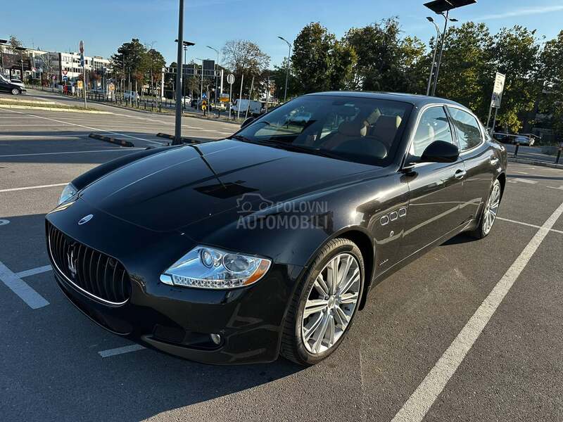 Maserati Quattroporte 