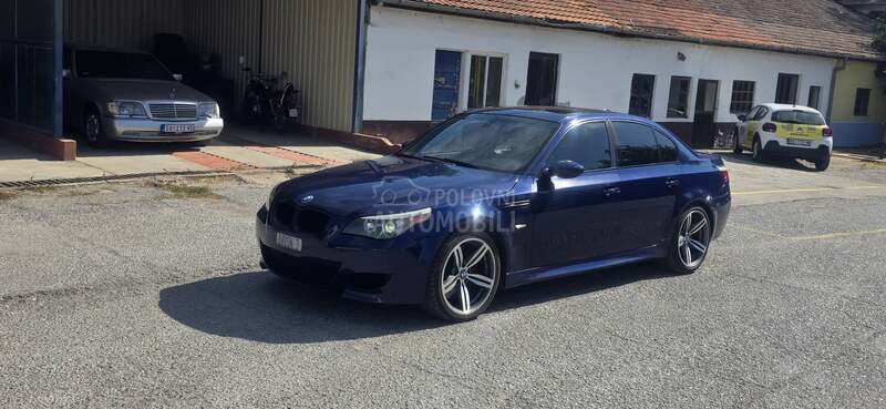 BMW M5 v10