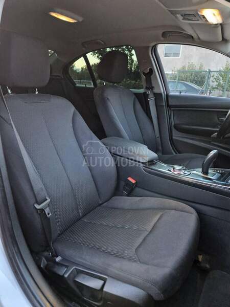 BMW 318 F30