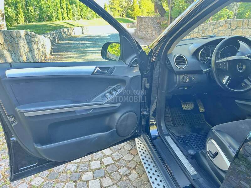 Mercedes Benz ML 320 