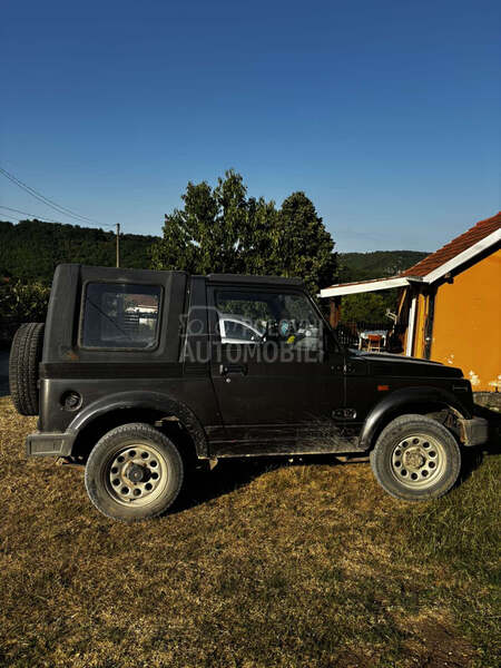 Suzuki SJ Samurai v l a s n i k