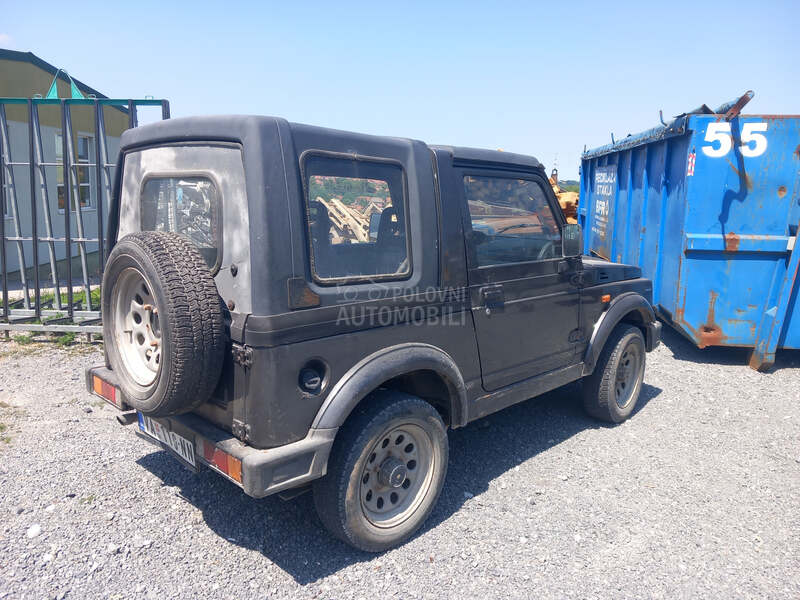 Suzuki SJ Samurai v l a s n i k