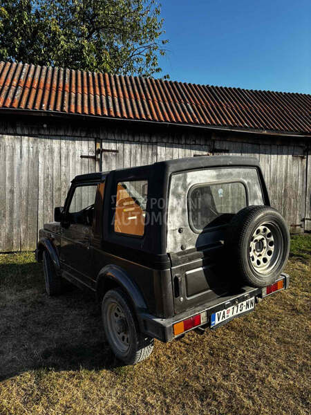 Suzuki SJ Samurai v l a s n i k