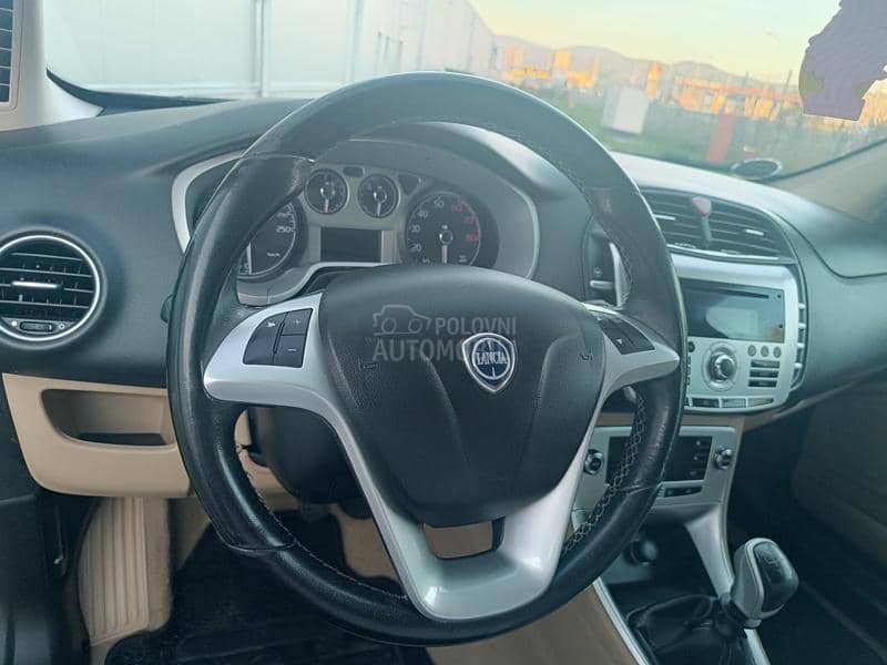 Lancia Delta 1.4 tjet