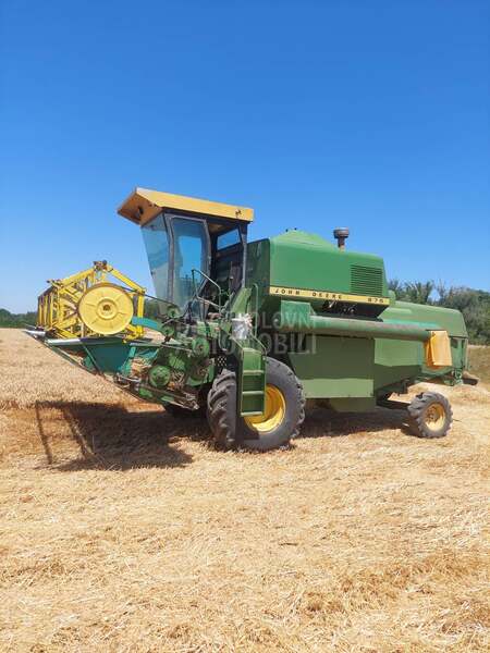 John Deere 975