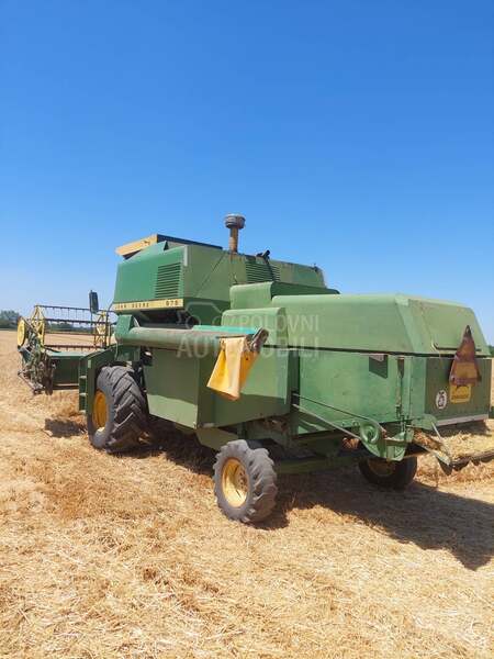 John Deere 975