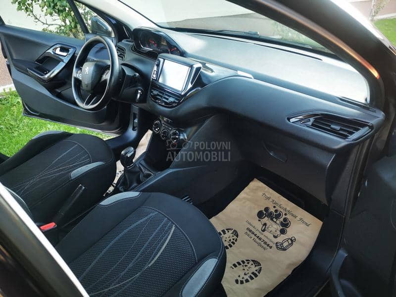 Peugeot 208 1.4hdi.