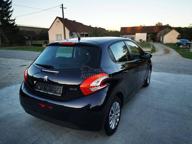 Peugeot 208 1.4hdi.