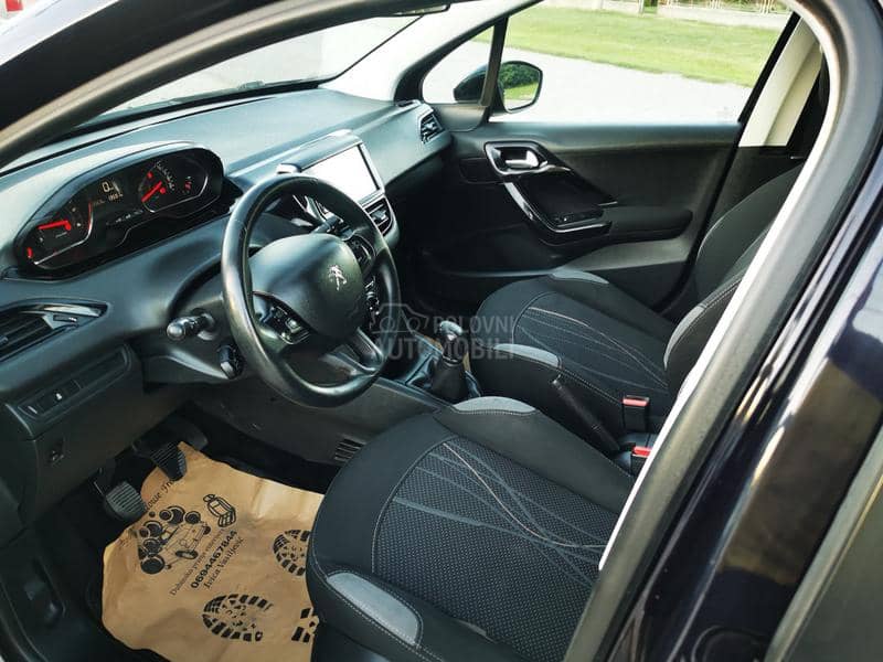 Peugeot 208 1.4hdi.