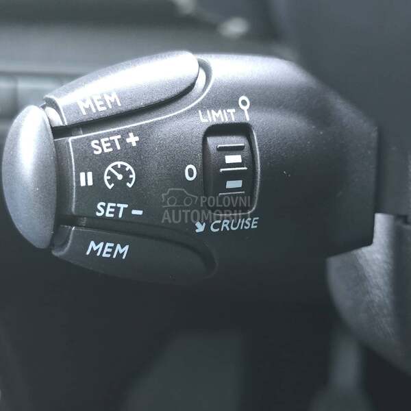 Peugeot 308 1.2 b pano nav