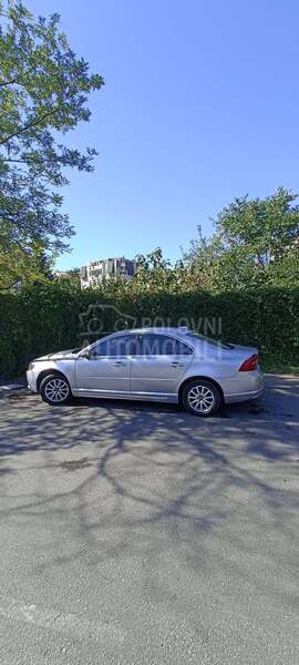 Volvo S80 