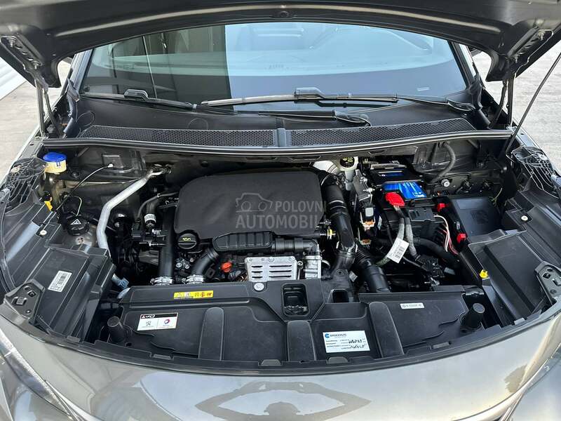 Peugeot 3008 1.2 b GT LINE